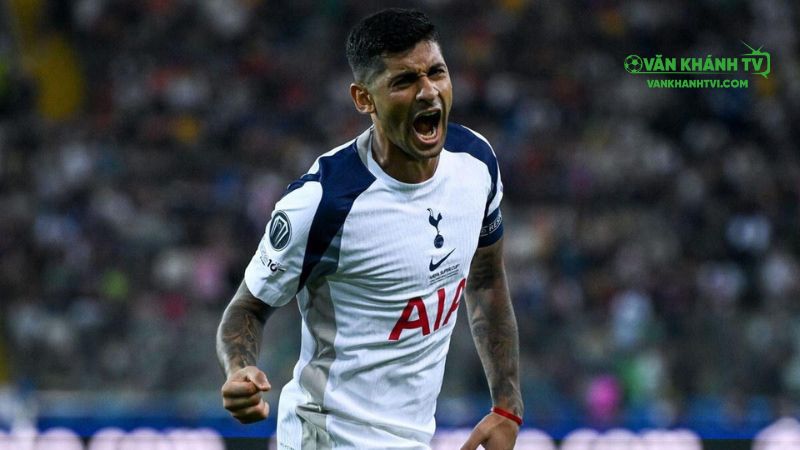 Tottenham quyết thắng Burnley ở trận mở màn.