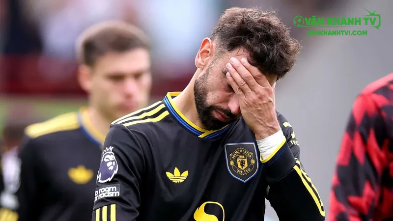 Bruno Fernandes hỏng penalty, cơ hội gỡ hòa tan biến.